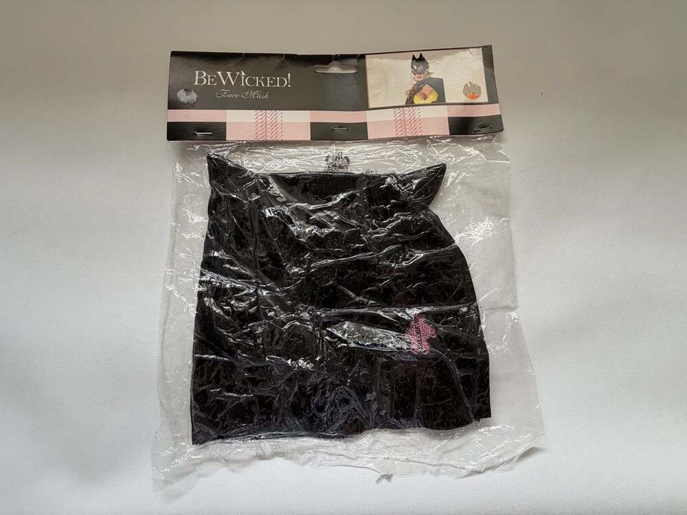 Be Wicked Face Mask L Black Vinyl Cat Ears Bat Mask Costume NWT